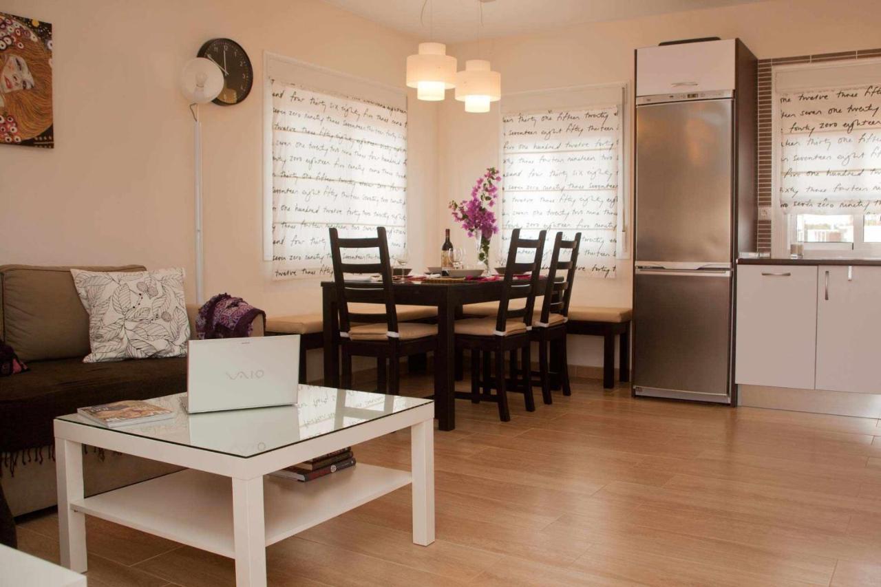 Apartamento Kalma By Vacanzy Collection คอร์ราเลโฮ ภายนอก รูปภาพ